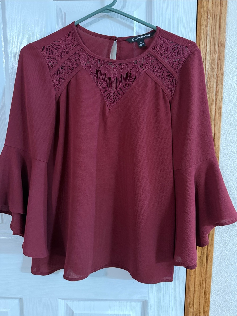 41 Hawthorn Wine Lace Yoke Bell Sleeve Burgundy Color Blouse XS